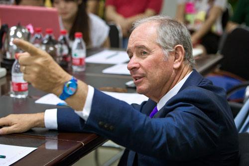 苏世民谈马云完整视频,苏世民和马云什么关系