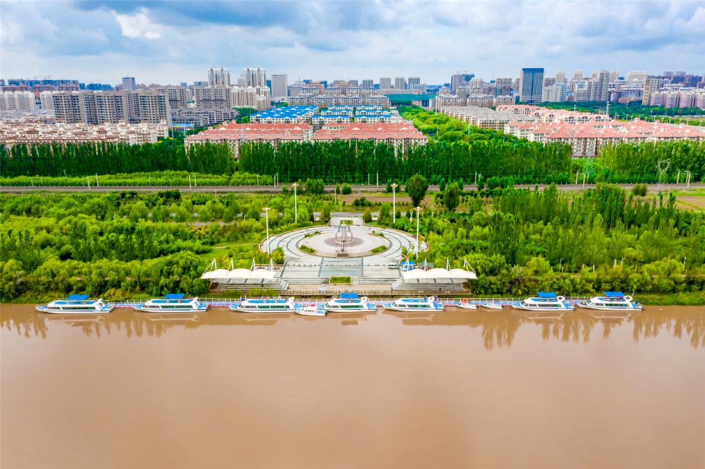 她是滔滔千里黄河的宠儿,阴山之下、河套之上的掌上明珠