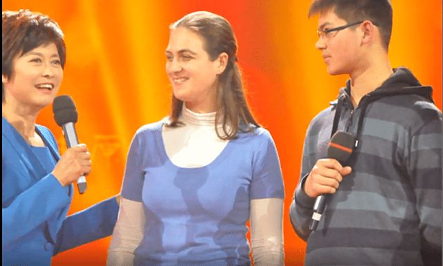 中国乌克兰混血双胞胎最新视频,6年前广东小伙娶乌克兰美女