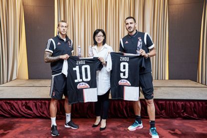 尤文最新队服,尤文纪念球服