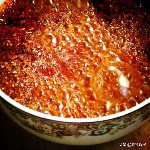 家用辣椒油怎么做好吃又香又辣,辣椒油怎么做才又香又辣又红亮