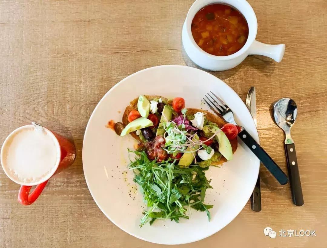 央视大楼对面网红餐厅,央视大楼隔壁酒店