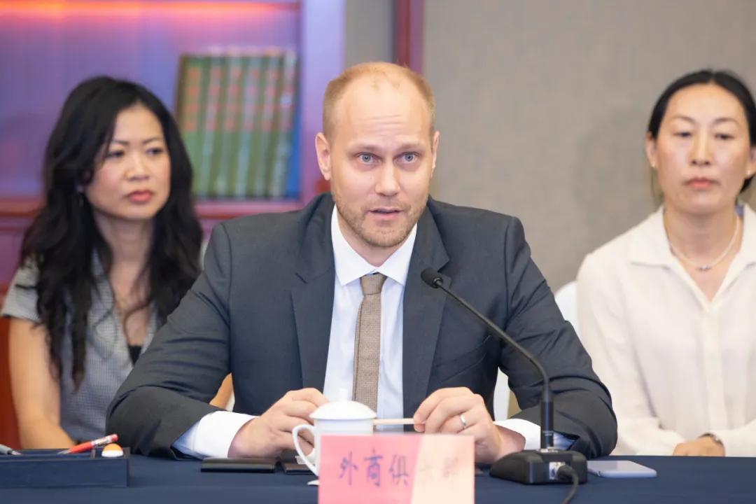 全力打造外商投资最满意城市！杜小刚主持召开全市重点外商投资企业座谈会