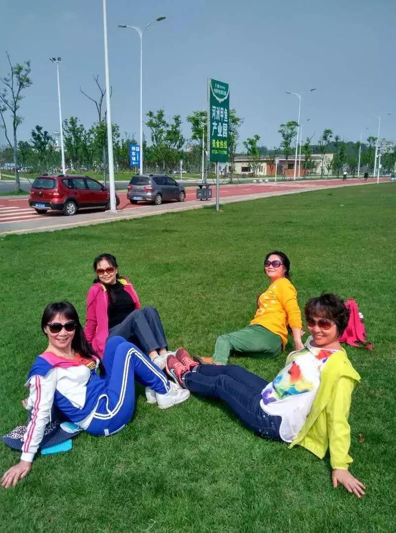 澶у鍑洪棬鏃呮父鎷嶇収濮垮娍鍚堣緫,涓浗澶у澶栧嚭鏃呮父