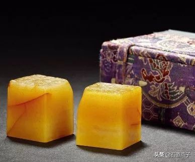 天价田黄石拍出史上最贵价格,田黄石每克3万真假田黄