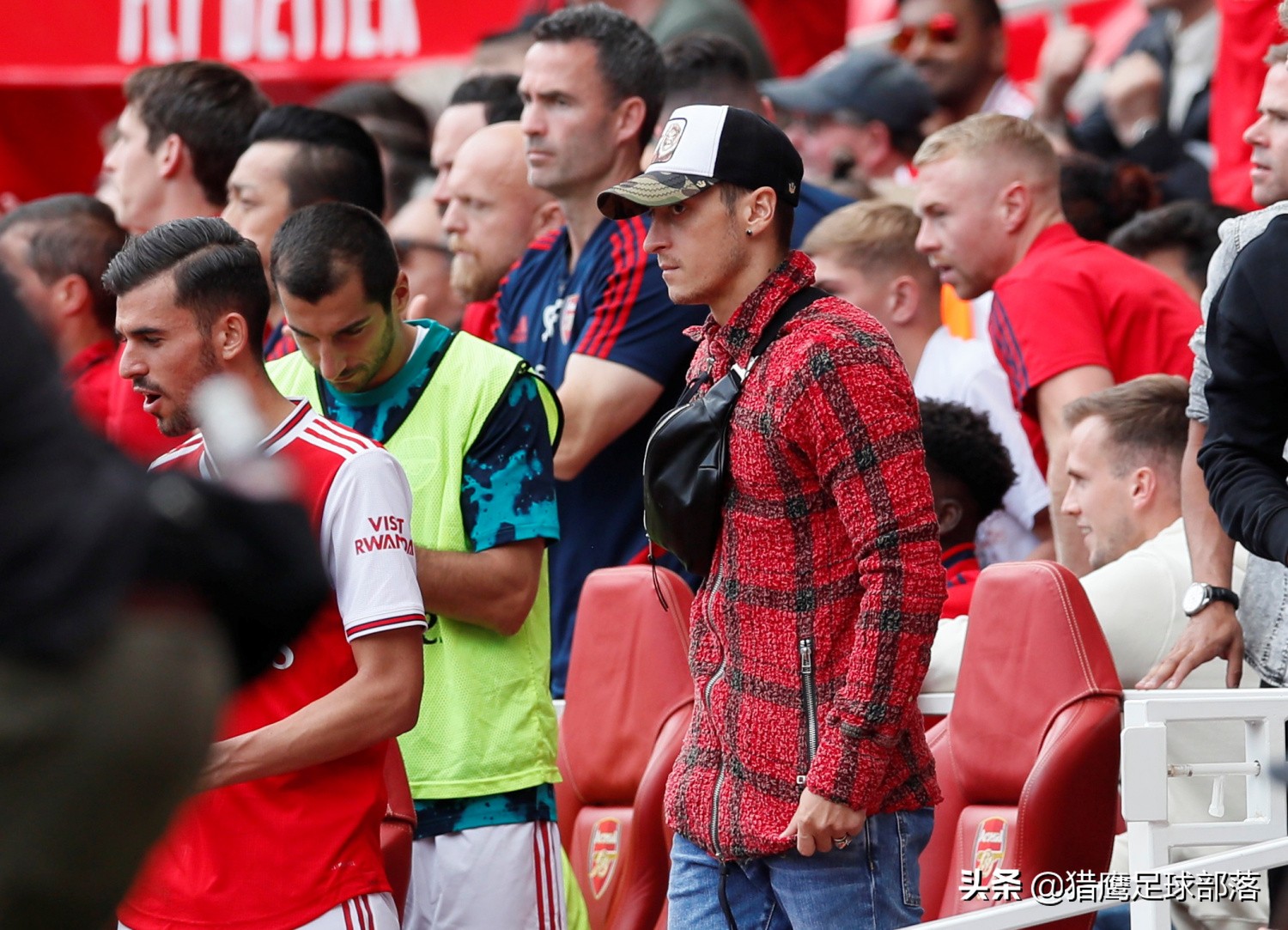 英超29轮比赛结果,英超99-00赛季揭幕战