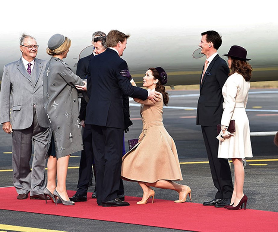 王妃超会穿II玛丽王妃*服私**与公务着装对比，穿衣搭配如变形记