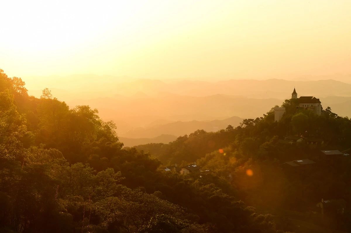 裸心堡折扣,裸心堡观景攻略