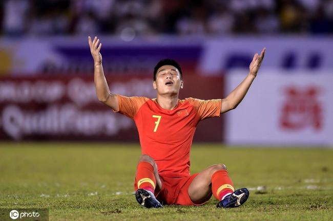 国足加油中国队必胜,梦想不放弃国足加油