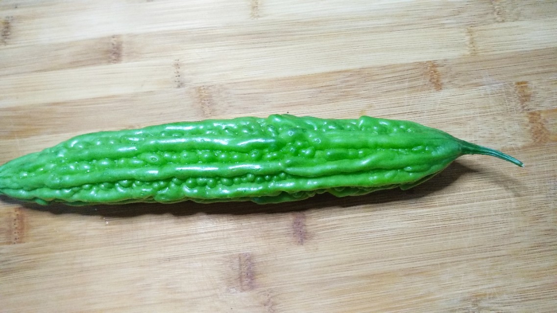 咸鸭蛋太咸了怎么能让它不咸,咸鸭蛋太咸了怎么做饼