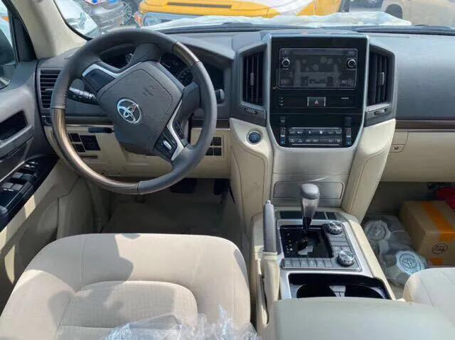 陆巡4600和5700有哪些优缺点,2019款陆巡中东版4600价格表