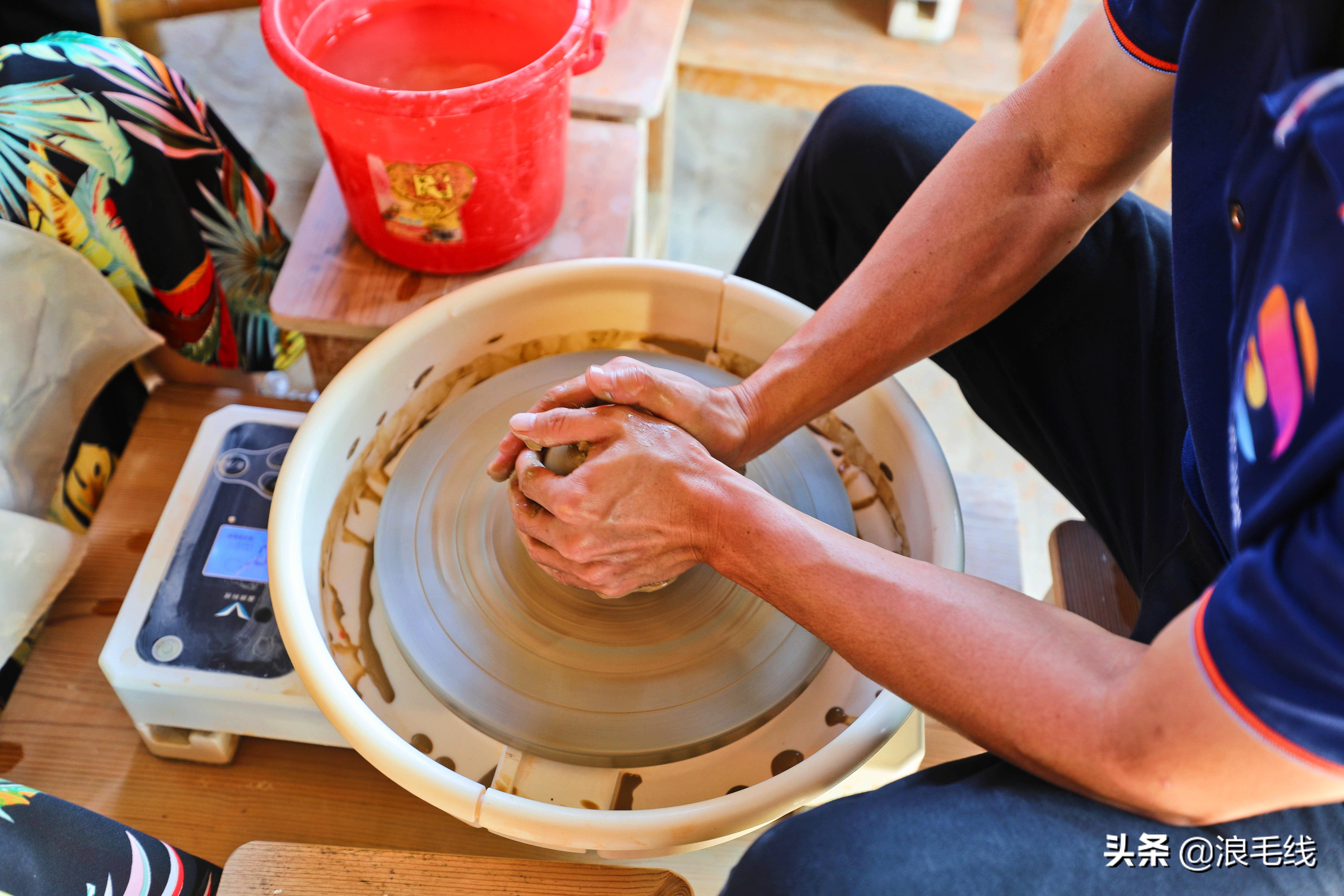 李现拍戏住的三亚酒店多少钱一晚,住韩商言同款酒店