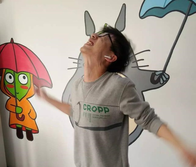 苹果标配耳机多少钱,苹果头戴耳机究竟值得入手吗