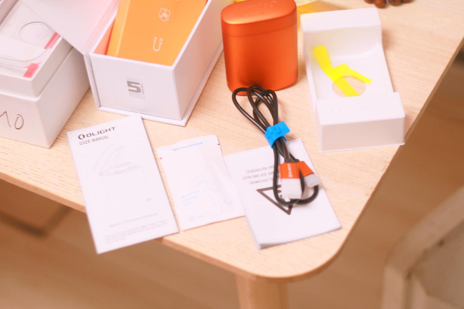 傲雷baton3手电筒特别版,傲雷baton3pro紫色