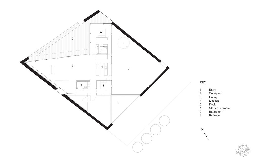 高高的石墙,带石墙的房子效果图