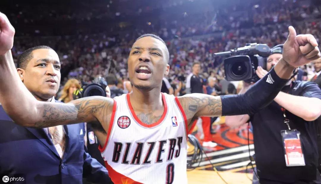 利拉德3年5000万续约独行侠,利拉德不是发过誓不离开波特兰吗