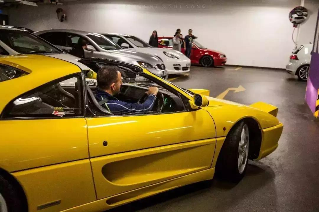 右舵车的油门和刹车,右舵车的刹车和油门