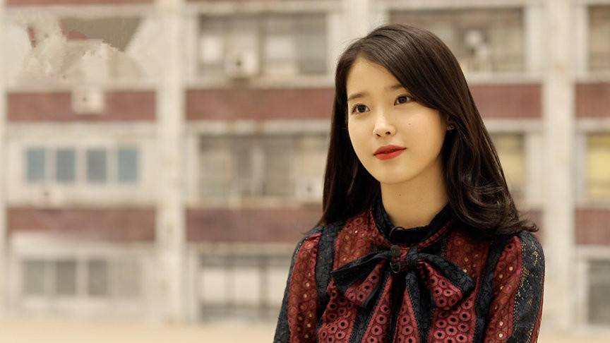 iu晒美照湿发造型出镜,iu回归照片最新