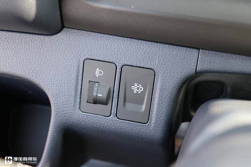 五十铃轻卡和重汽轻卡哪个质量好,五十铃轻卡哪款最好耐用