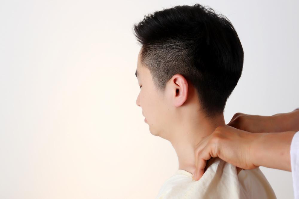 颈部手术后肌肉僵硬多久恢复,颈部两侧筋疼痛僵硬怎么回事