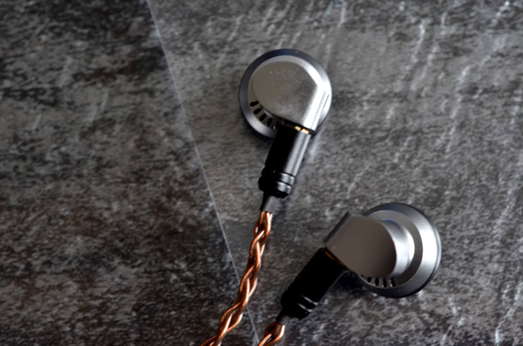 珍藏级：能让老烧忍不住剁手的平头塞，音可若瓦RW-2000