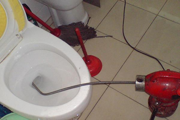 下水道堵住了怎么快速通方法,下水道堵住了怎么办有什么方法