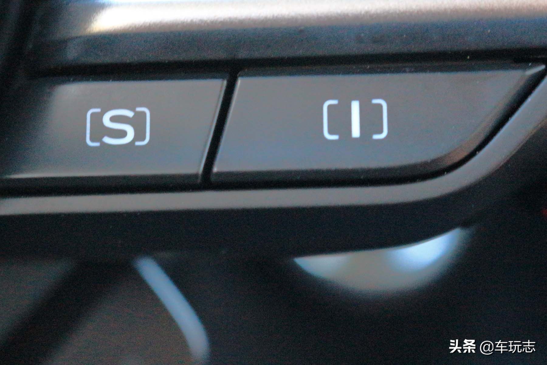 偶遇最新款斯巴鲁翼豹,2021款斯巴鲁翼豹两厢小钢炮