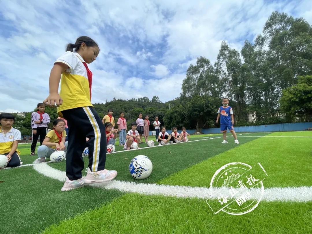 南安有足球场,南安实践基地足球场