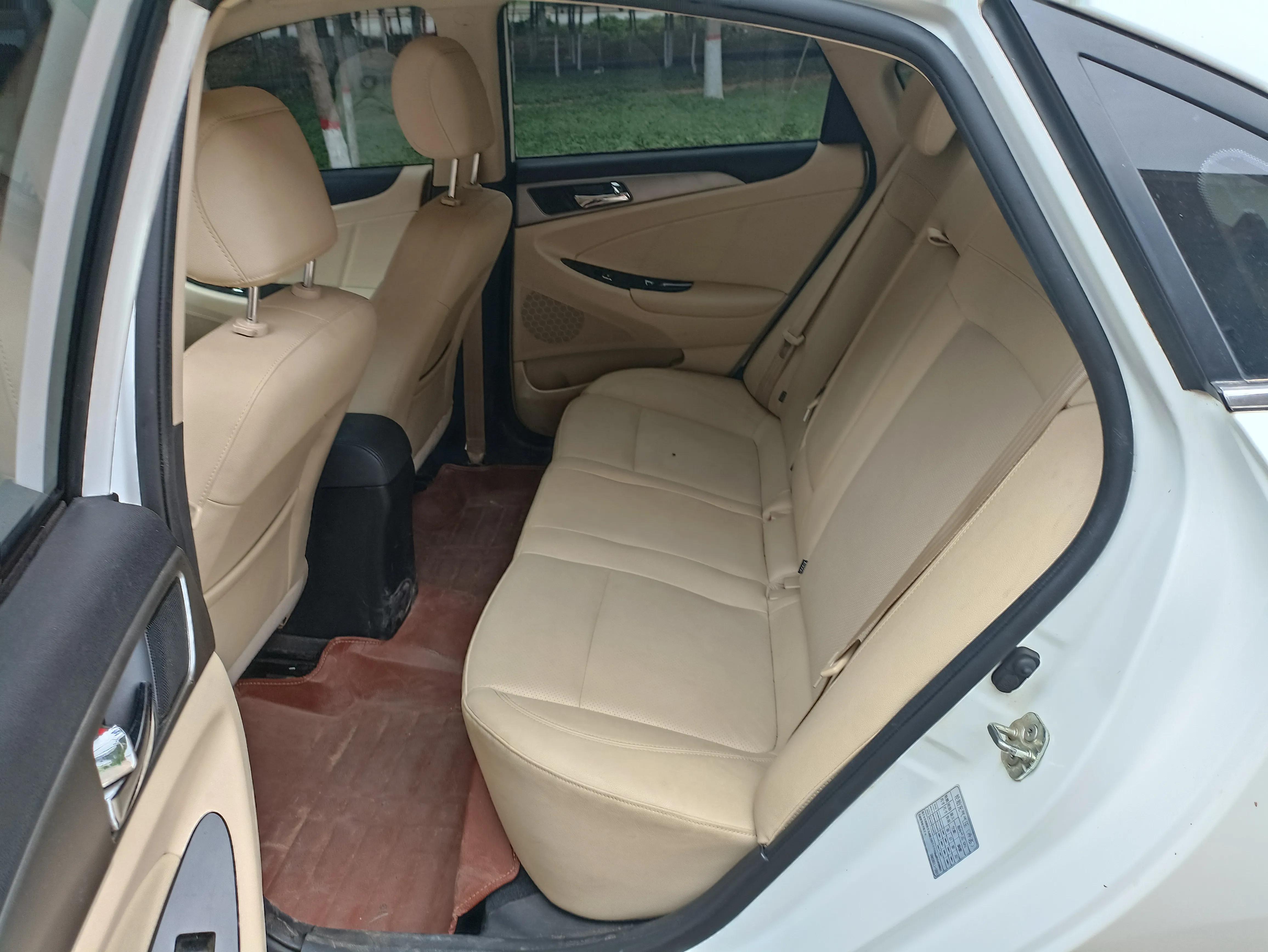 空间宽敞乘坐舒适的车,空间宽敞又舒适