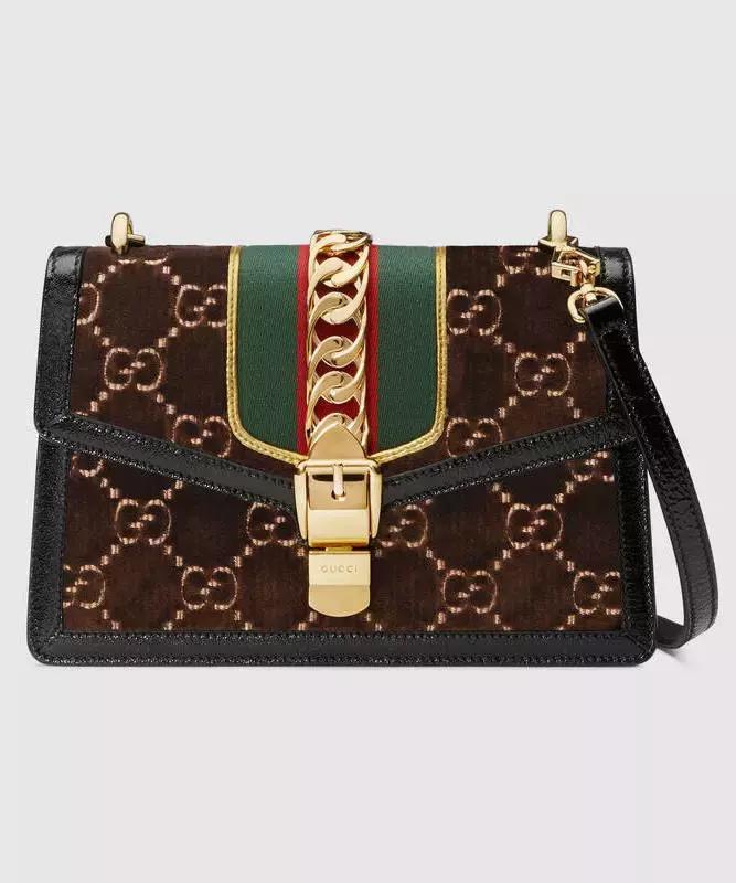 刘雯今年最流行的包,刘雯同款包时尚潮流大牌大容量