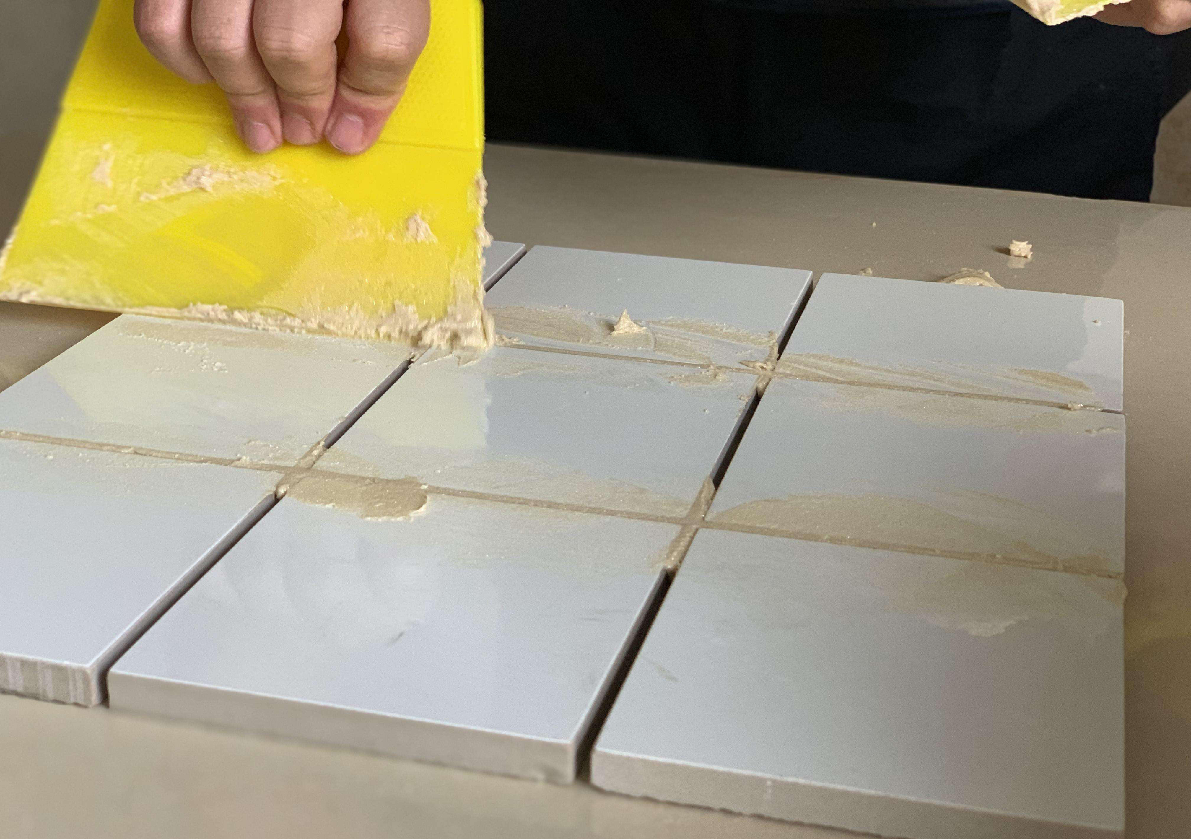 美缝剂跟环氧彩砂哪种美缝好,美缝剂和彩砂美缝有什么区别