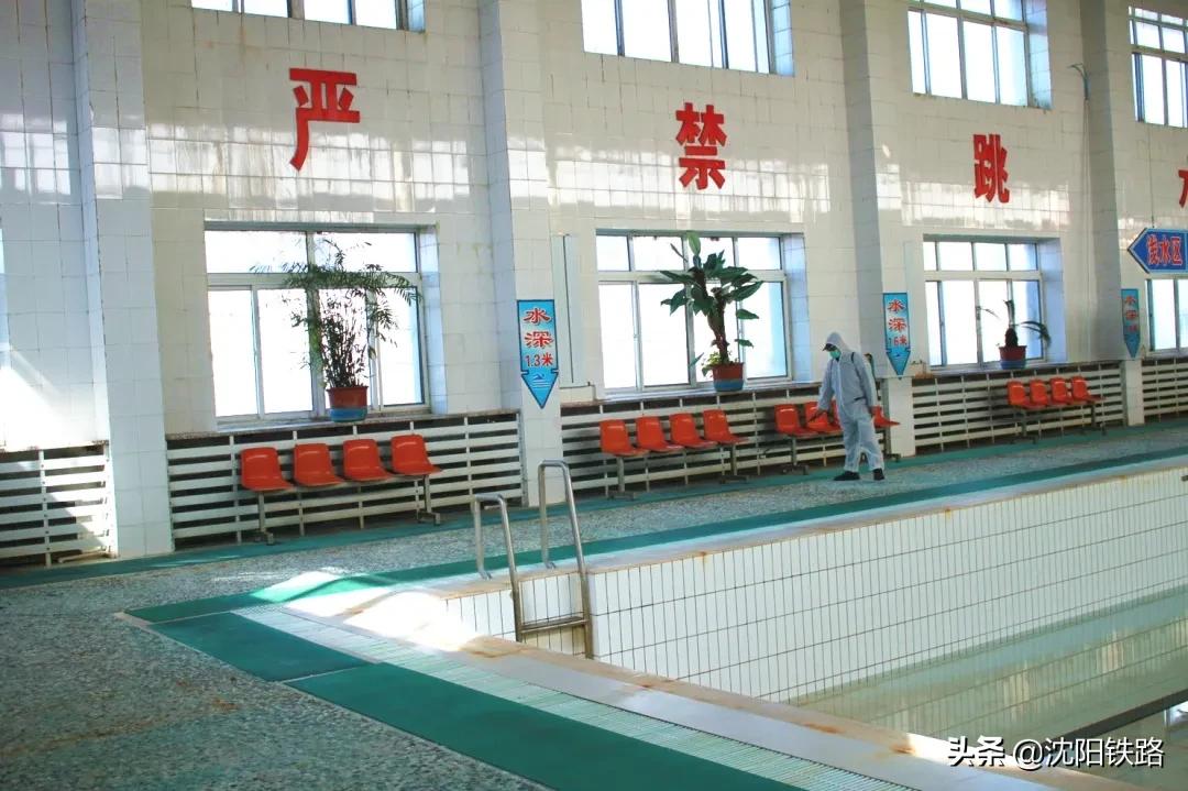 这个季节很适合泡温泉,到五龙背泡温泉放松一下心情