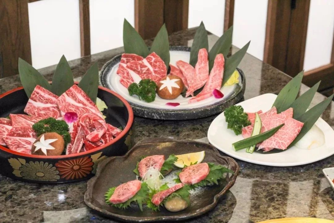 既然年终聚餐躲不掉，那就盘它啊！