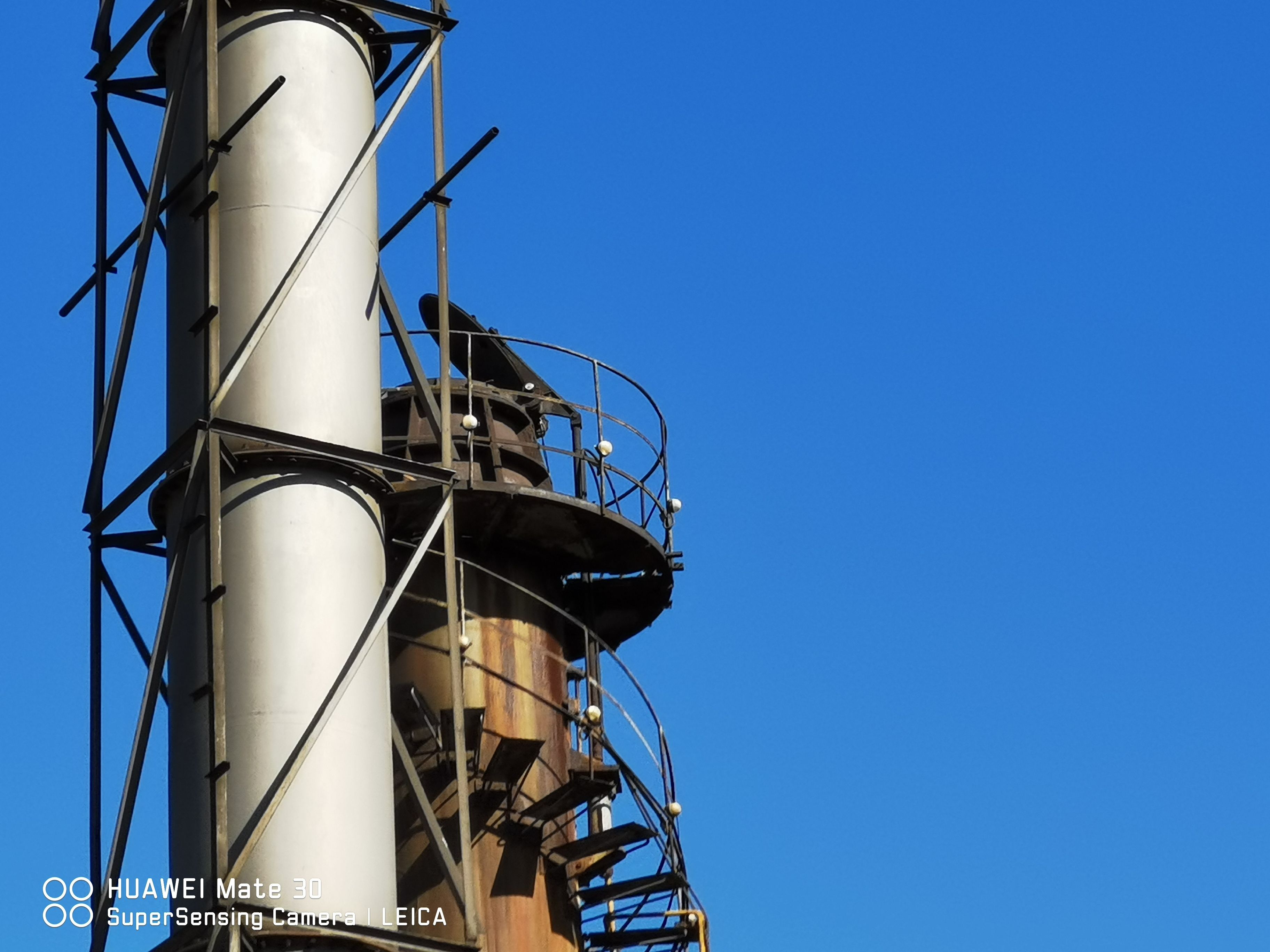 华为mate30测评苹果11,华为mate30发布麒麟990加持