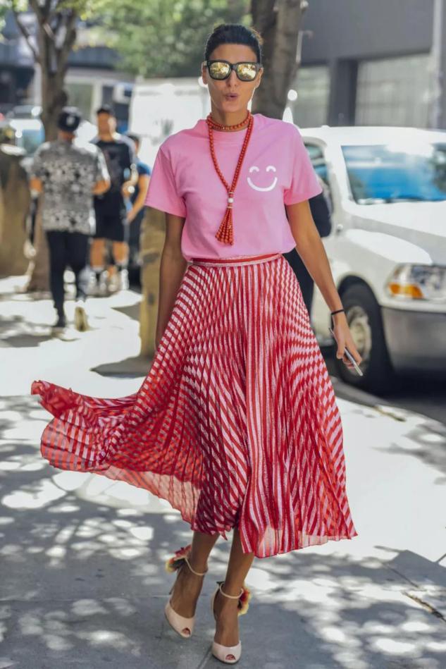 矮个子女生如何穿起来显腿长,小个子女生怎么将长裙穿出高级感