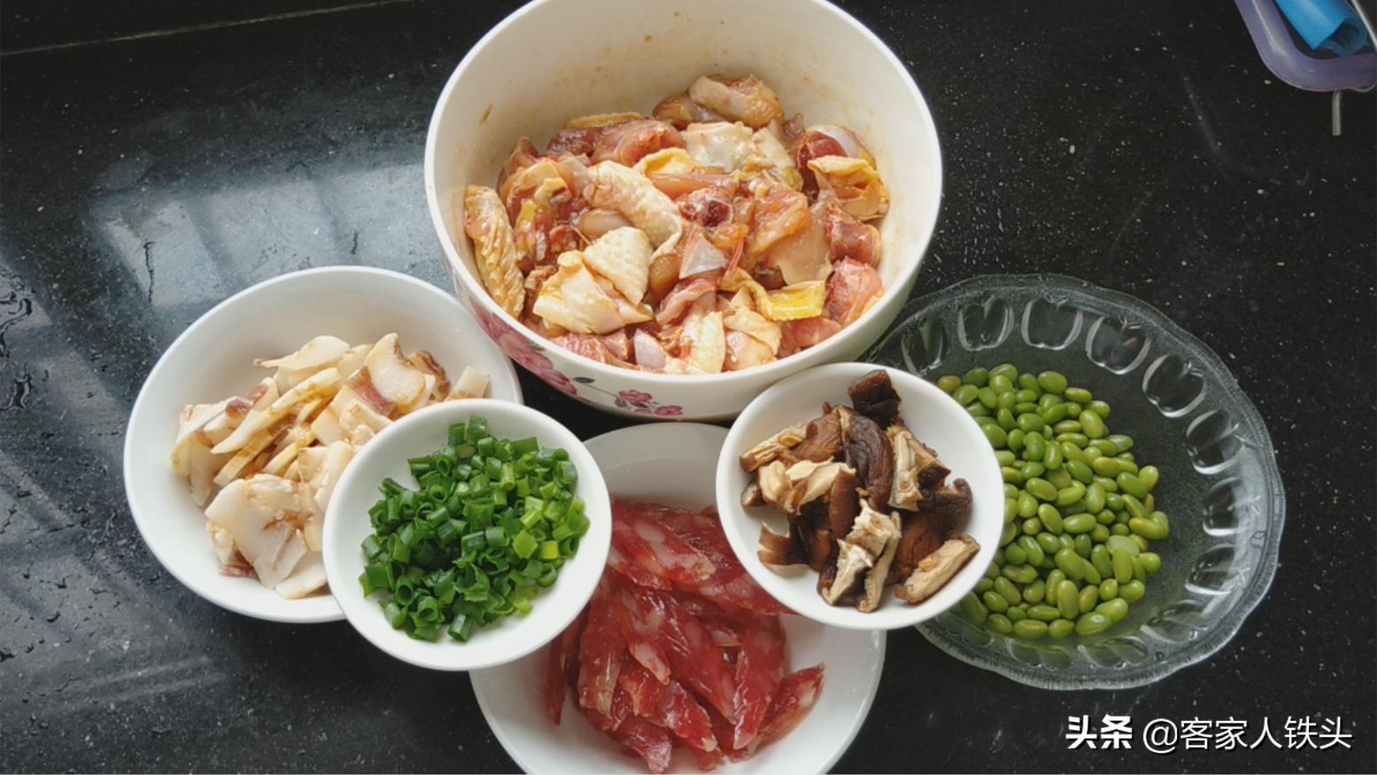 客家焖鸡饭放什么好吃,客家鸡煲饭家常做法