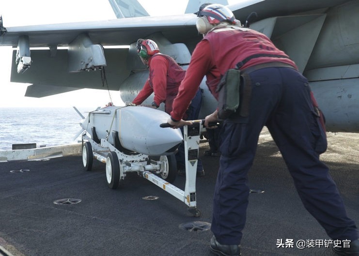 美军佩里级导弹护卫舰,美军演习击沉小鹰号