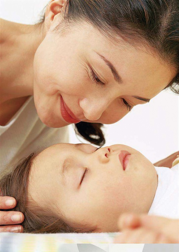 母乳优势仍然甩配方奶粉一条街