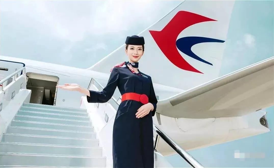 中国国际航空空姐黑白制服,各大航空公司制服照片