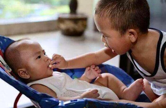 双职工家庭生三胎会很狼狈吗,双职工家庭没人带娃