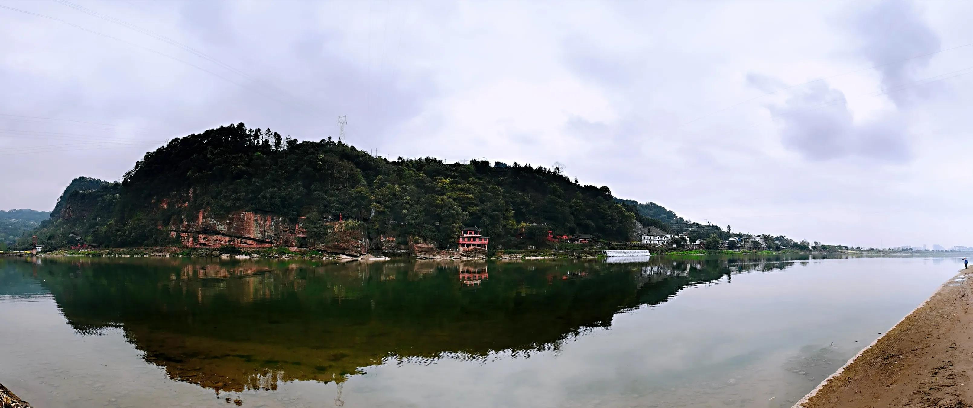 行走在潋滟*光春**里从丹犁古国到千年纸乡的牧马情歌