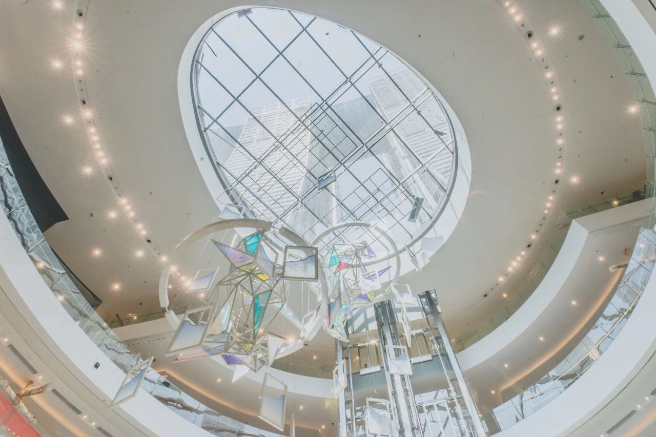 重庆来福士广场惹争议,感觉整栋楼在抖什么原因