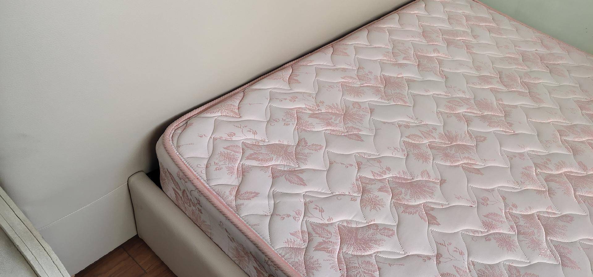 网上买床可靠吗200元,一千多的布艺床靠谱吗