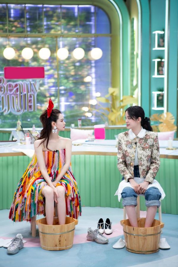 欧阳娜娜18元套装,欧阳娜娜穿搭能力满分