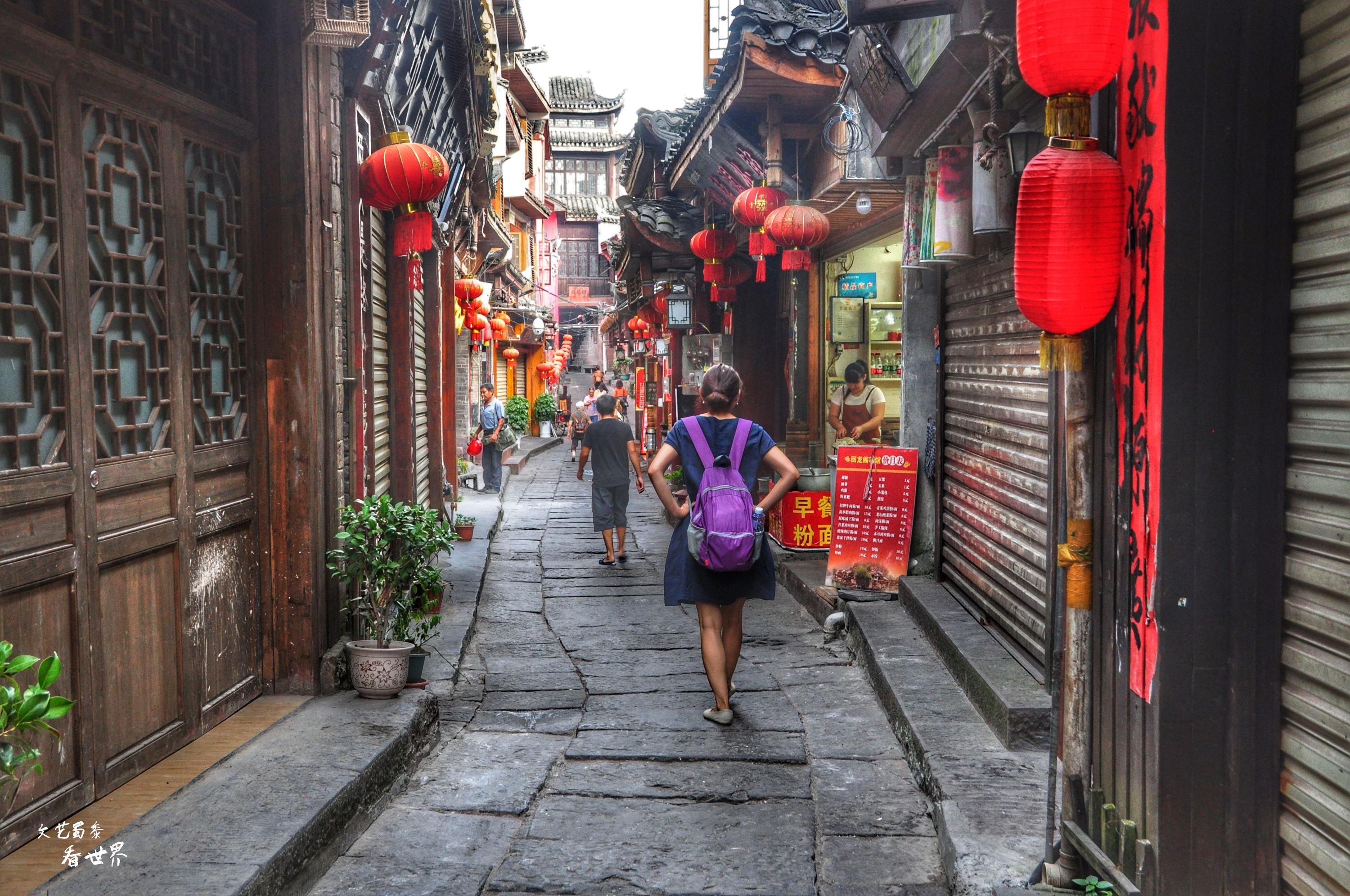 凤凰古城还值得去吗,凤凰古城值得去吗