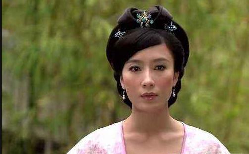 杨怡姚金铃佘诗曼,杨怡挺孕肚采访