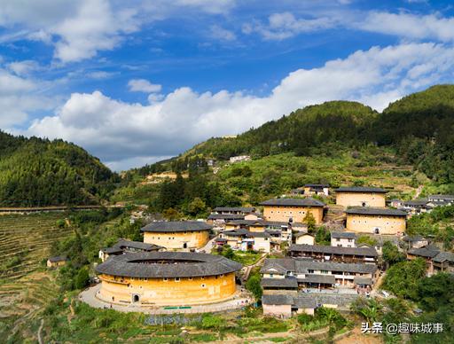 南靖土楼光看四菜一汤不过瘾，沼泽地上的最高土楼，堪称风水宝地