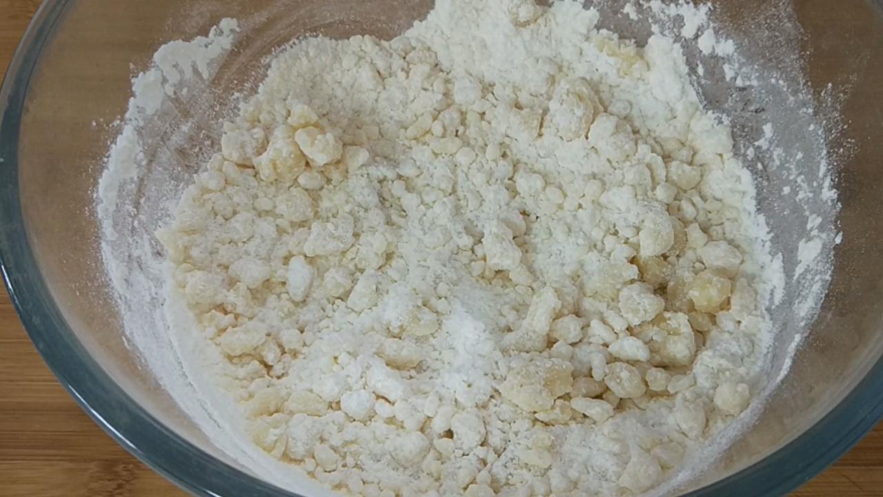 面粉里加鸡蛋怎么做饼,鸡蛋面粉饼怎么做松软好吃