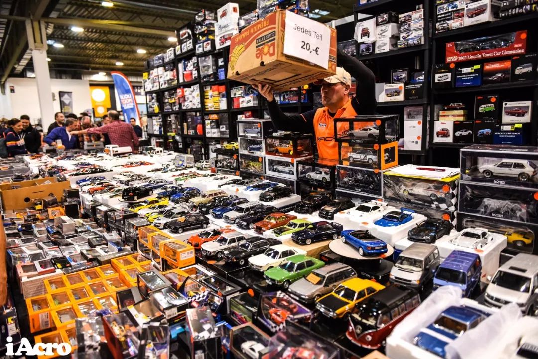 iAcroNavi——德国埃森改装车展之眼花缭乱上篇