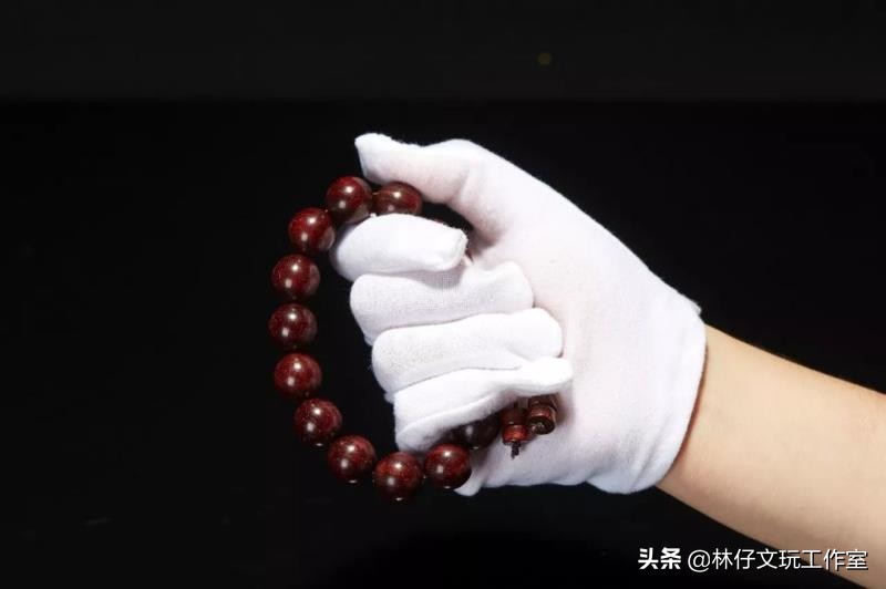 新的手串小叶紫檀会掉色吗,小叶紫檀手串老掉色怎么办